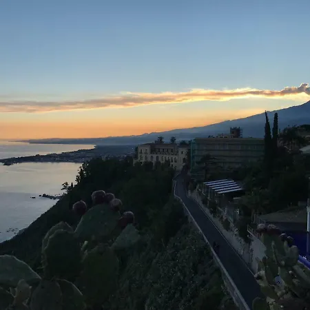 Baia Di Atlantide * Taormina